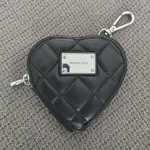 MICHAEL KORS Quilted Heart Coin Pouch - Black